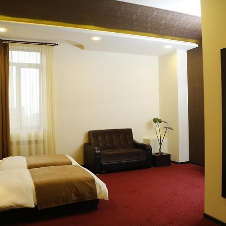 Tomu'S Hotel Gyumri Esterno foto