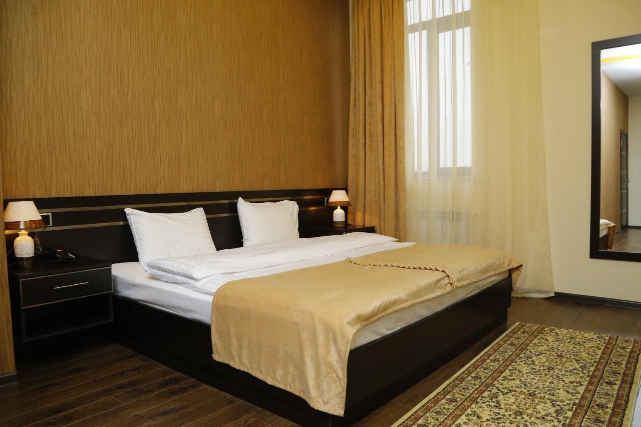 Tomu'S Hotel Gyumri Esterno foto